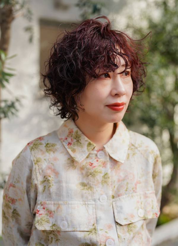 古着スカートの重ね着がおしゃれすぎ！花柄リンクで春コーデ♪ | HugMug