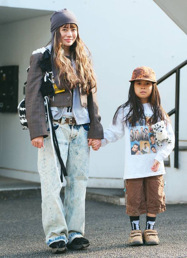 【古着上手な春の親子コーデ】ママのこなれたY2Kファッションは必見 | HugMug