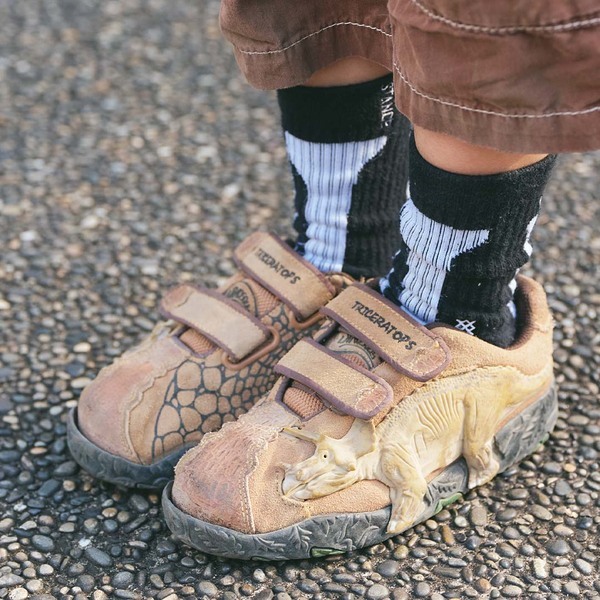 【古着上手な春の親子コーデ】ママのこなれたY2Kファッションは必見 | HugMug