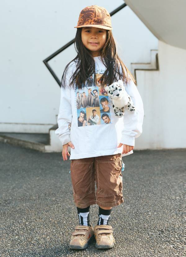 【古着上手な春の親子コーデ】ママのこなれたY2Kファッションは必見 | HugMug