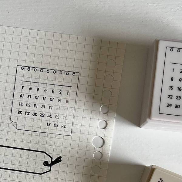 スケジュール管理やメモに【ダイソー】ログスタンプがポンっと押すだけ超便利！ | HugMug