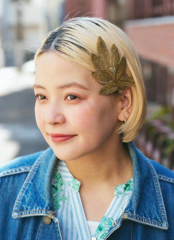 【春のデニム派ファミリーコーデ】ママの春色ワンピが挿し色役 | HugMug