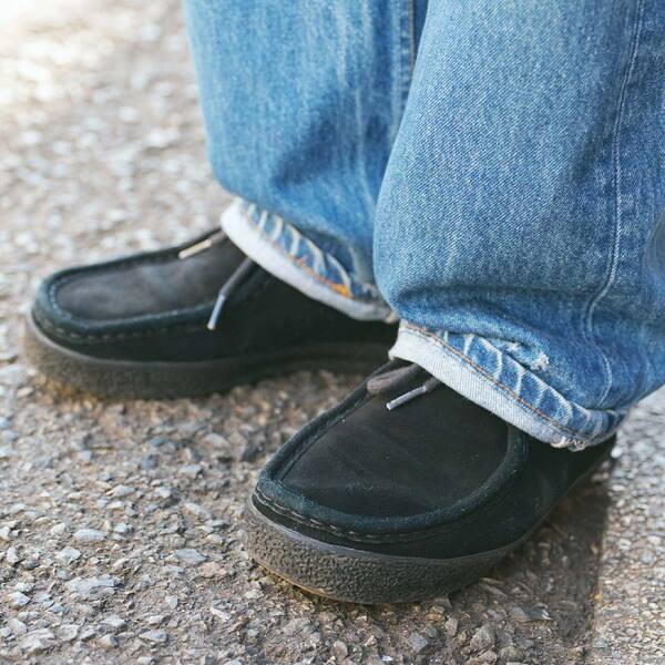 【春のデニム派ファミリーコーデ】ママの春色ワンピが挿し色役 | HugMug