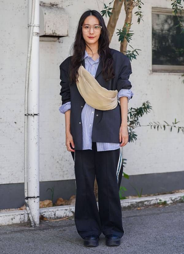 ママのスポーティシックコーデが可愛い！ 爽やかブルーを親子リンク | HugMug