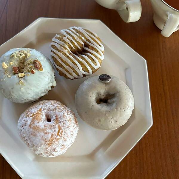 ドーナツ好きは絶対食べて！「COFFEE AND DONUTS FIVE」は佐野プレミアムアウトレットから車で約15分 | HugMug