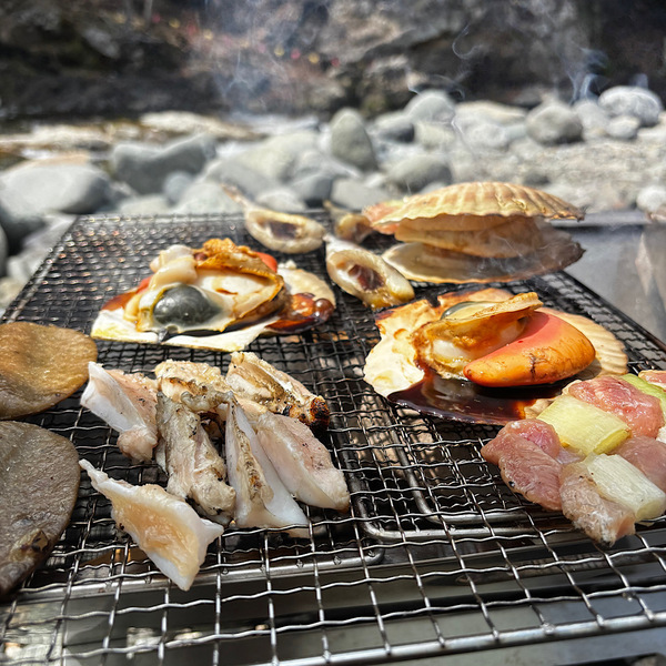 【穴場キャンプ場】「青野原野呂ロッジキャンプ場」は嬉しいオート＆アクティビティ付き！ | HugMug