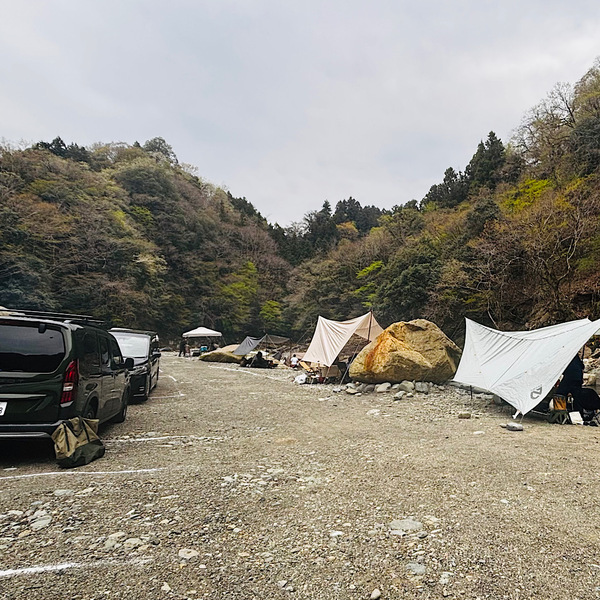 【穴場キャンプ場】「青野原野呂ロッジキャンプ場」は嬉しいオート＆アクティビティ付き！ | HugMug