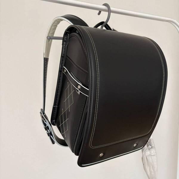 【100均でGET】キャンドゥのランドセルカバーがコスパ最強で万能！ | HugMug