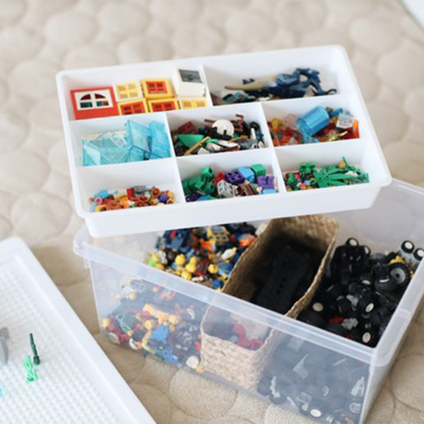 【おしゃれな家のオモチャ収納 5選】IKEAや無印良品も！センスあふれる活用法を拝見♡ | HugMug