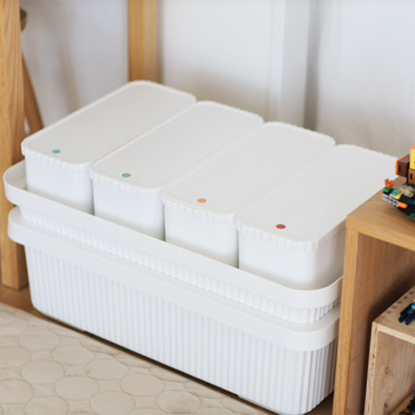 【おしゃれな家のオモチャ収納 5選】IKEAや無印良品も！センスあふれる活用法を拝見♡ | HugMug