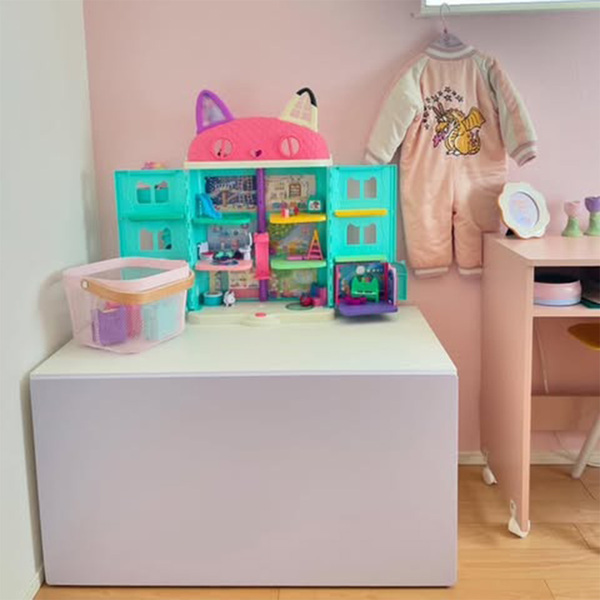 【おしゃれな家のオモチャ収納 5選】IKEAや無印良品も！センスあふれる活用法を拝見♡ | HugMug