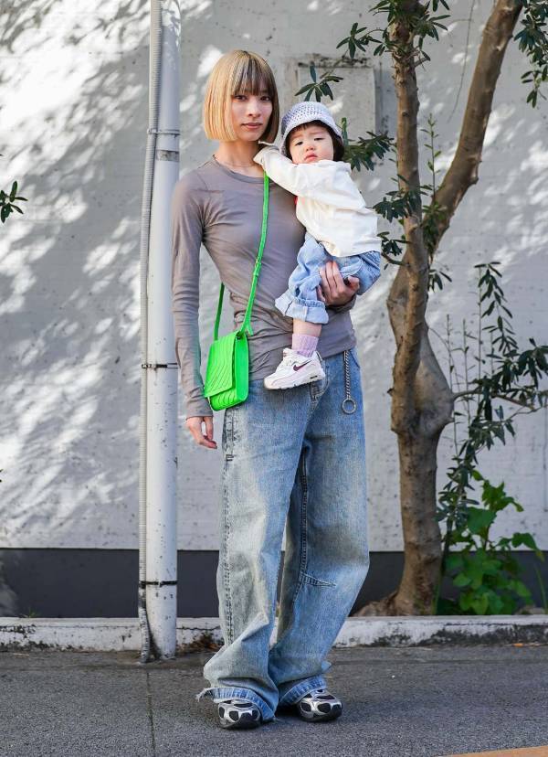 その帽子ハンドメイドなの！？ デニム×スニーカーで親子リンクコーデ | HugMug