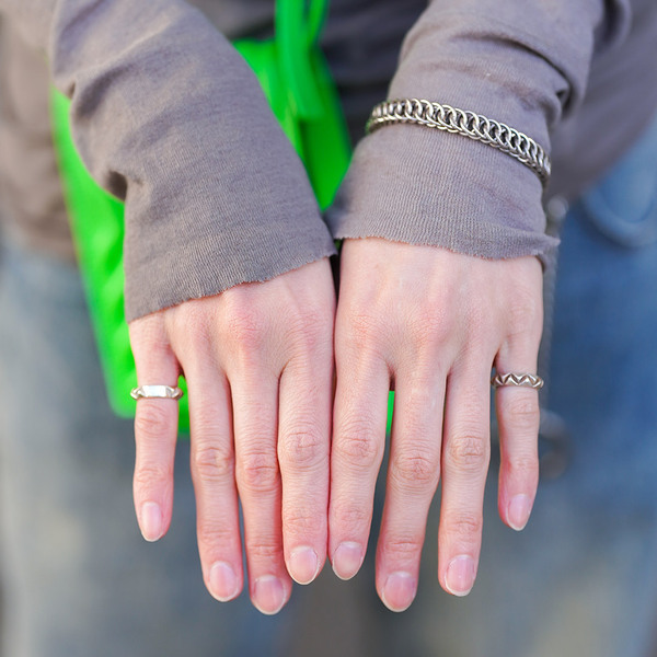 その帽子ハンドメイドなの！？ デニム×スニーカーで親子リンクコーデ | HugMug