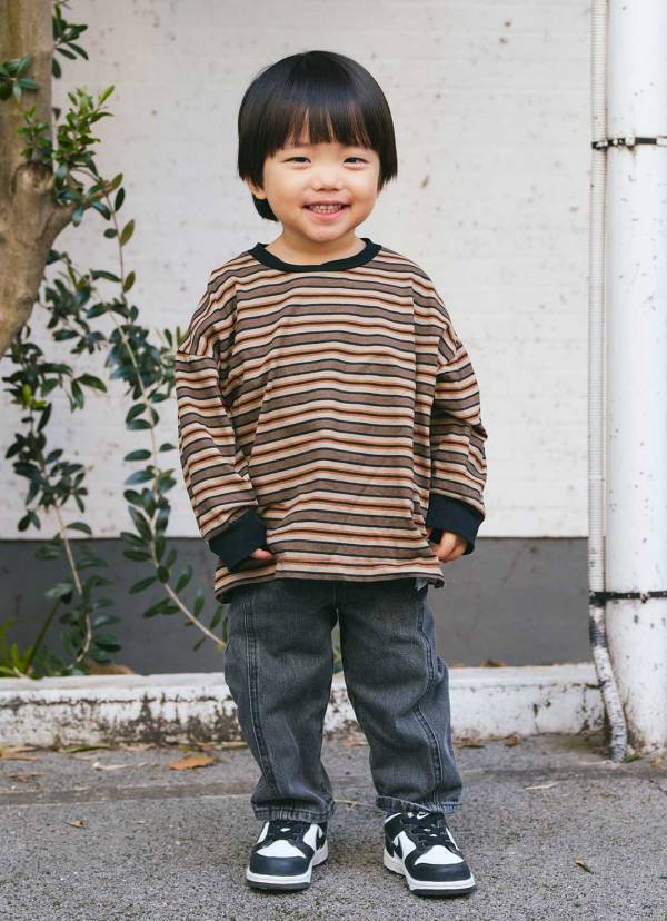 「ZARA KIDS」のデニムで公園コーデ。洗練ベージュでファミリーリンク | HugMug