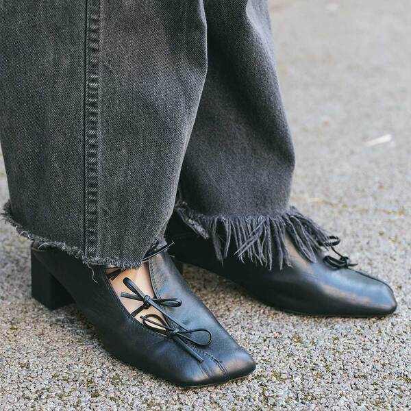 「ZARA KIDS」のデニムで公園コーデ。洗練ベージュでファミリーリンク | HugMug