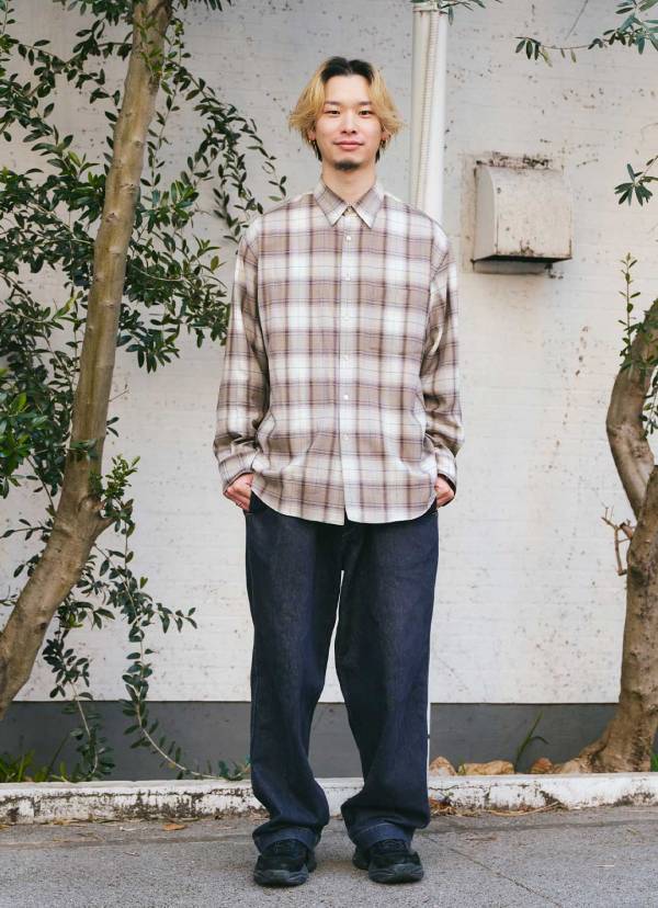 「ZARA KIDS」のデニムで公園コーデ。洗練ベージュでファミリーリンク | HugMug