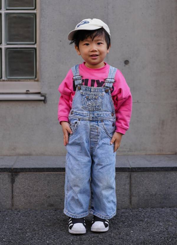 このバッグ『スリーコインズ』なの！？ 動ける洗練カジュアルコーデ | HugMug