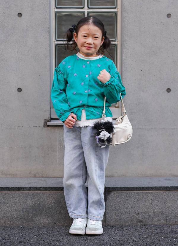 このバッグ『スリーコインズ』なの！？ 動ける洗練カジュアルコーデ | HugMug