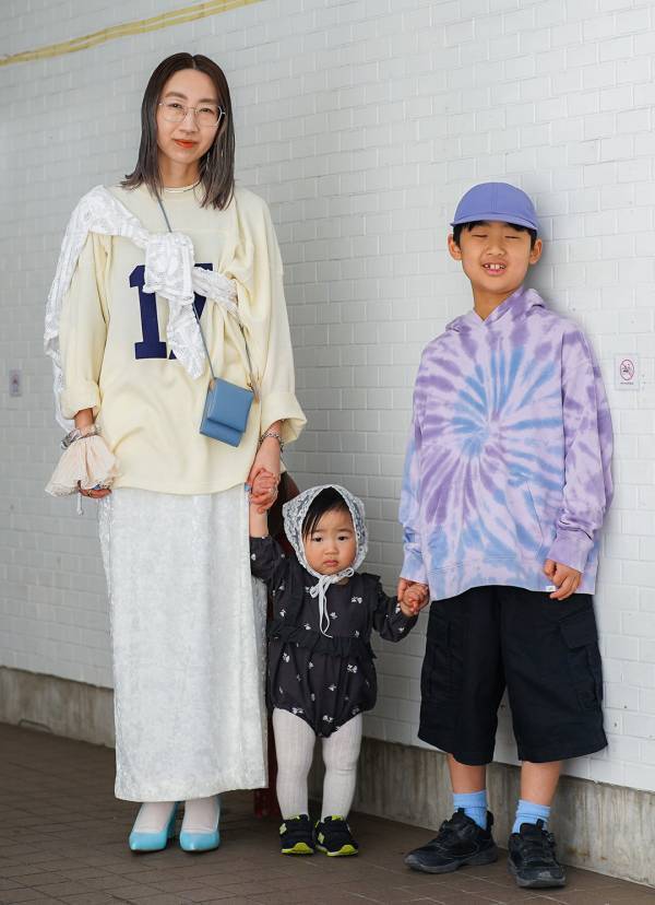 「スリーコインズ」のバブーシュカがめちゃかわ！ 爽やかライトブルーで家族リンク | HugMug