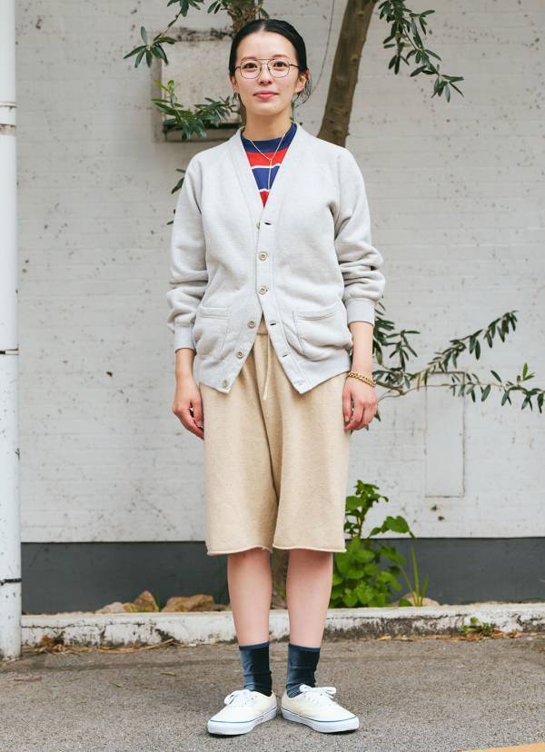 プチプラMIXの兄妹コーデが可愛い！ 家族で赤を挿してポップに | HugMug