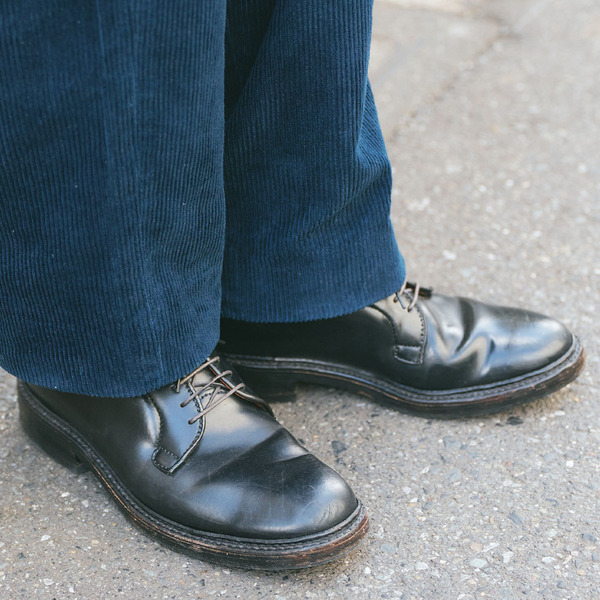 ヴィンテージMIXコーデがおしゃれすぎ！ 色数を絞ったカジュアルコーデ | HugMug