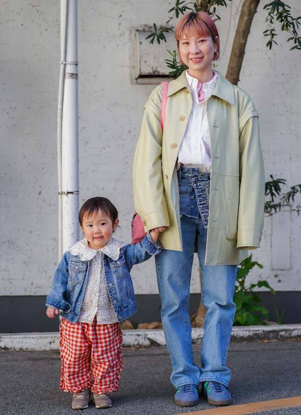 【春色デニムでつくる親子コーデ】ピンク×レッドを挿してハッピーに♪ | HugMug