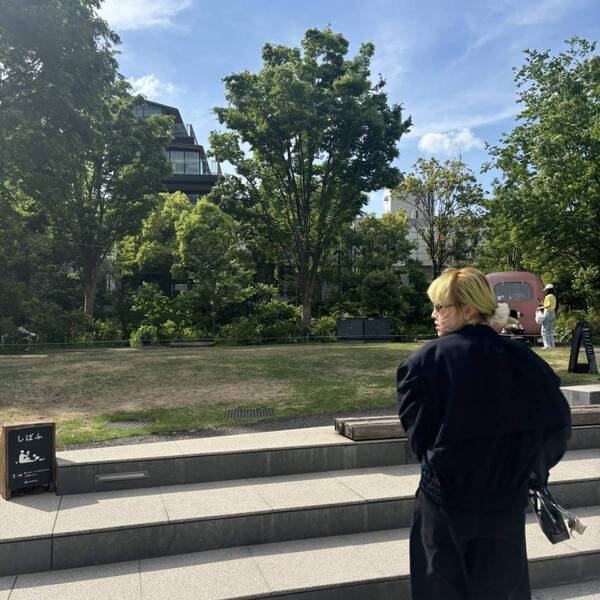 【青山】子連れランチは緑に囲まれた癒し空間「RACINES AOYAMA」がおすすめ！授乳室も完備 | HugMug