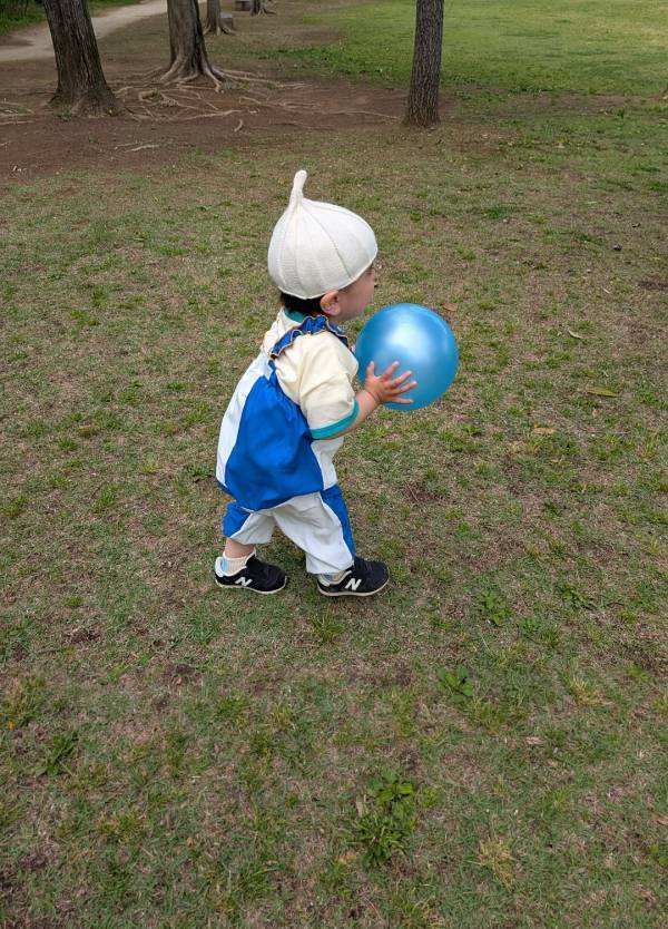 【Creema】&#8221;防水性&#8221;バッチリ！レインウェアにもなるおしゃれベビー服 | HugMug