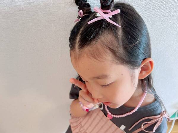 【簡単にお湯で落ちる】キッズのヘアアレンジにもおすすめ！im(アイエム)のグリッターマスカラ | HugMug