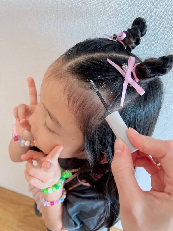 【簡単にお湯で落ちる】キッズのヘアアレンジにもおすすめ！im(アイエム)のグリッターマスカラ | HugMug