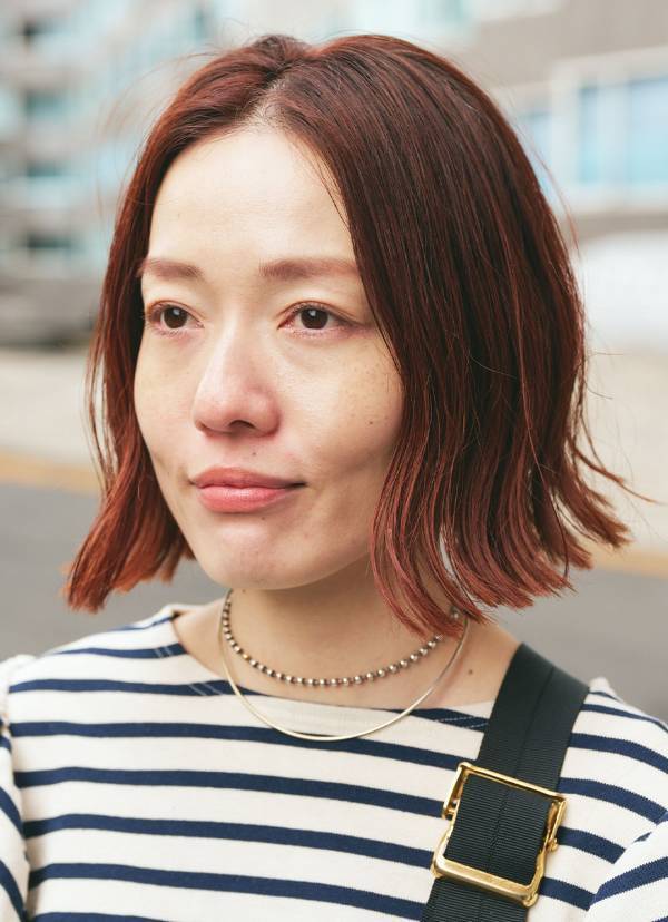 古着でつくるモノトーンコーデ！ 軽やかアイテムが季節感アップの秘訣 | HugMug