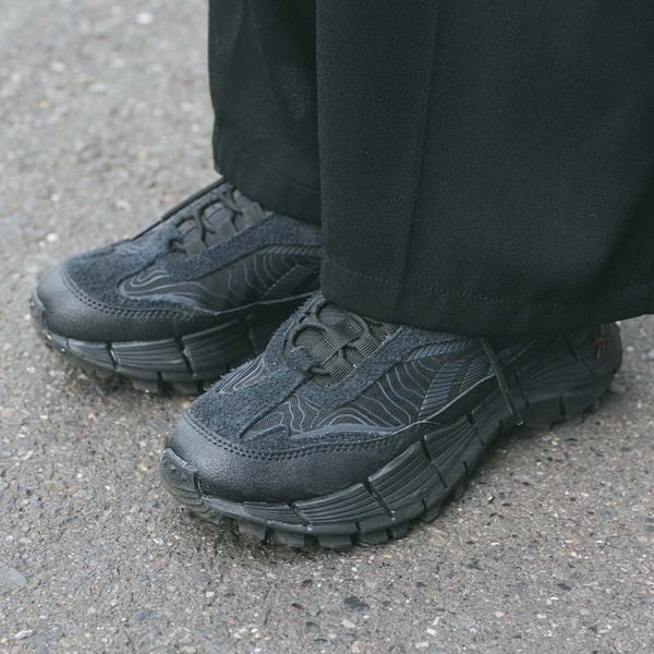 古着でつくるモノトーンコーデ！ 軽やかアイテムが季節感アップの秘訣 | HugMug