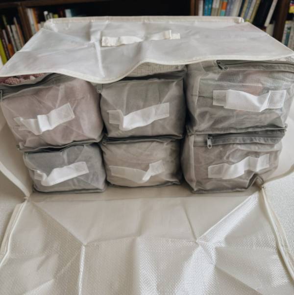 【ダイソー】子ども服収納にお困りの方必見！あの「収納袋」が神フィット！ | HugMug