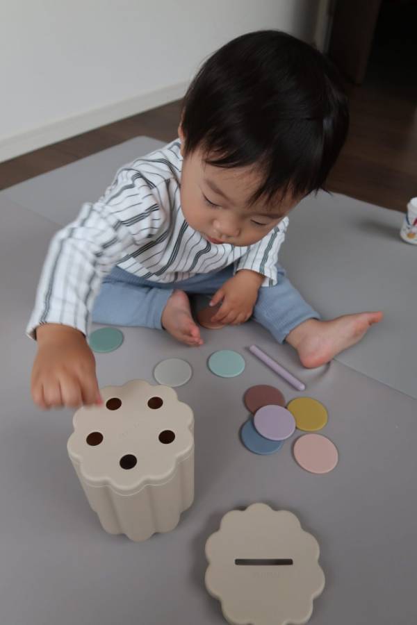 【知育玩具】北欧デザインがおしゃれ！1歳がどハマりしたおもちゃをご紹介 | HugMug