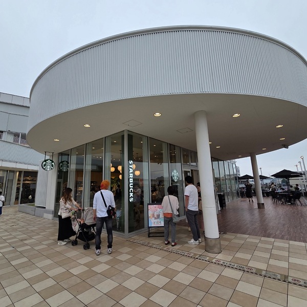 【スタバ】国内に３店舗のみ！？子ども用「キッズフラペチーノ」知ってる？ | HugMug