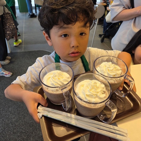 【スタバ】国内に３店舗のみ！？子ども用「キッズフラペチーノ」知ってる？ | HugMug