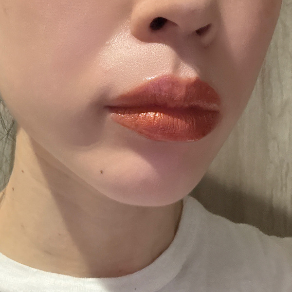 異次元のプルプル感！？【M.A.C】ジンジャジンガーで魅力引き立つうる神リップ | HugMug