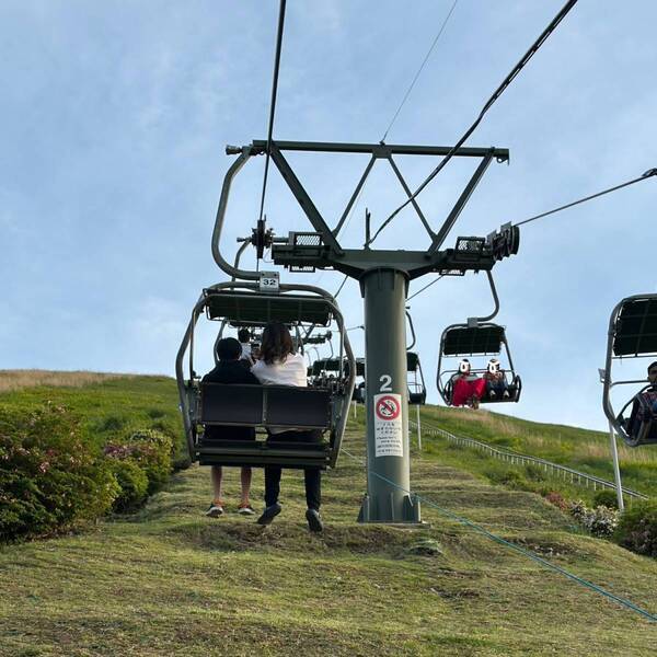 初心者でも安心！登山リフトで登る「大室山」360°パノラマの絶景スポット | HugMug