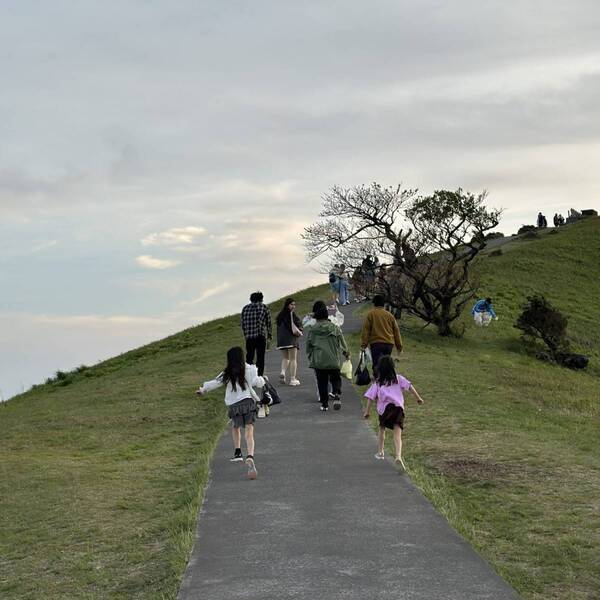 初心者でも安心！登山リフトで登る「大室山」360°パノラマの絶景スポット | HugMug
