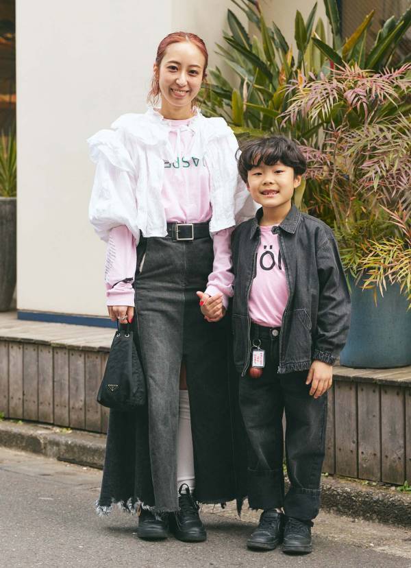 『ZARA KIDS』のデニムで即こなれ見え！ ピンク×ブラックで親子リンク  | HugMug