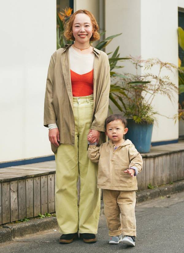 アースカラーで一気に洗練見え！ ママのオレンジが季節感をキャッチ | HugMug