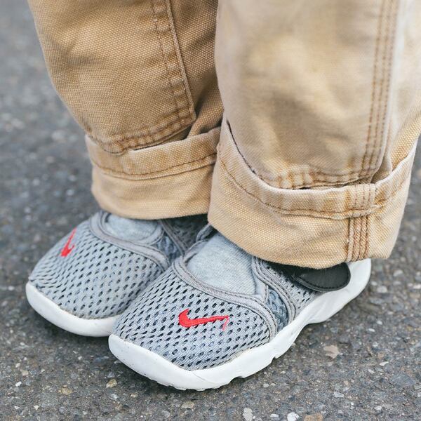 アースカラーで一気に洗練見え！ ママのオレンジが季節感をキャッチ | HugMug