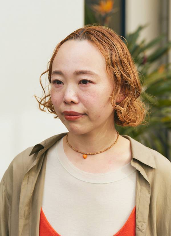 アースカラーで一気に洗練見え！ ママのオレンジが季節感をキャッチ | HugMug