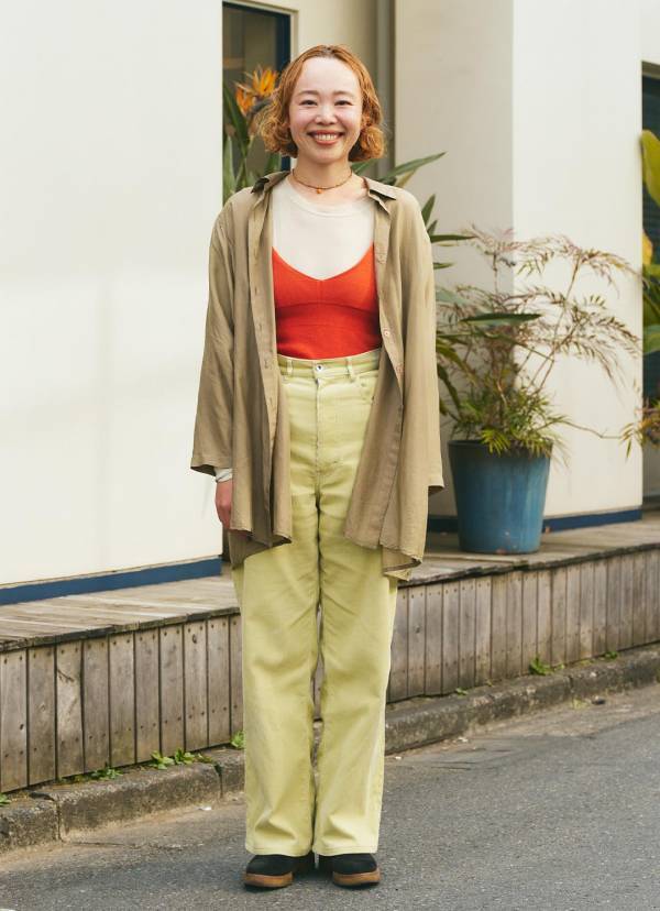 アースカラーで一気に洗練見え！ ママのオレンジが季節感をキャッチ | HugMug