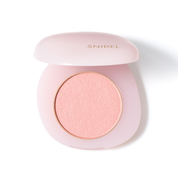 “低め&amp;外め”が新しい！プロ直伝・時短で洒落るトレンドチーク7選 | HugMug