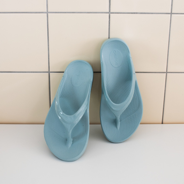 トレンドも歩きやすさも叶える！【最新サンダル＆スニーカー10選】 | HugMug