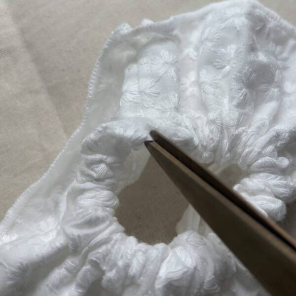 【GU】レースシュシュが簡単アレンジで流行のBIGサイズに早変わり！ | HugMug