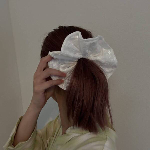 【GU】レースシュシュが簡単アレンジで流行のBIGサイズに早変わり！ | HugMug