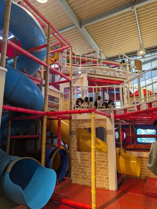 【3時間900円】フリードリンク＆持ち込み可！プレイグラウンドもあるSTUDIO make over | HugMug