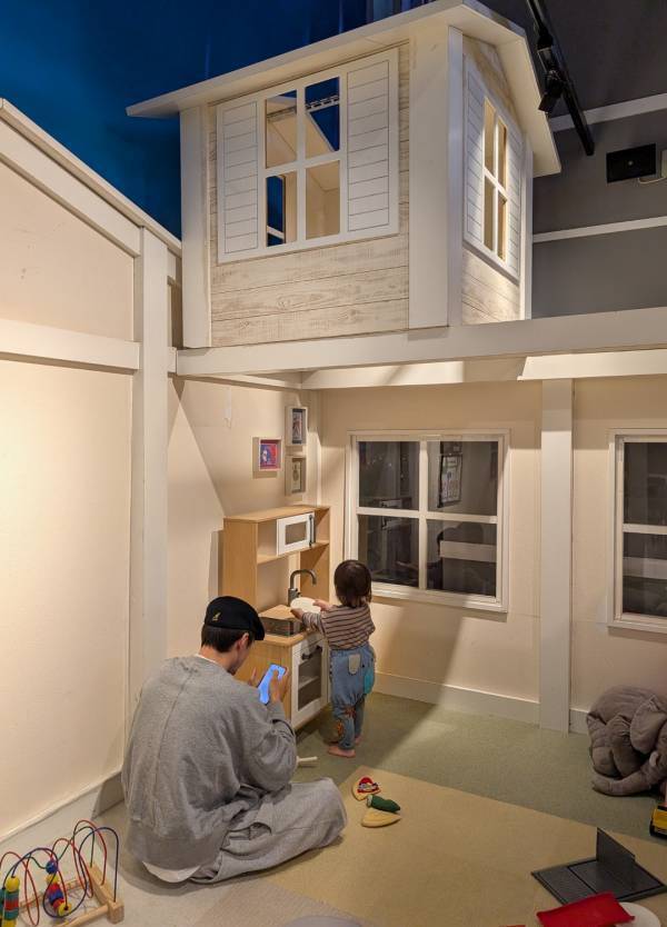 【3時間900円】フリードリンク＆持ち込み可！プレイグラウンドもあるSTUDIO make over | HugMug